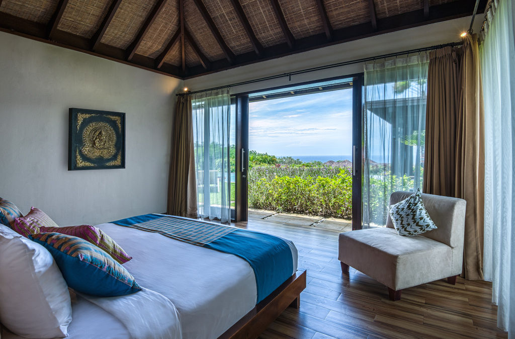 Master Suite pool