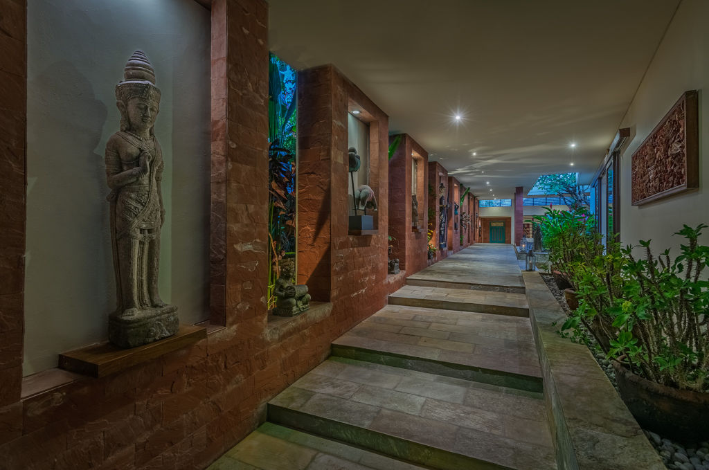 Entrance and Hall of Art